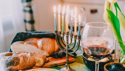 俄联邦安全局拘留一女子：以拍摄游泳者为由拍下舰艇照片，为乌克兰提供情报