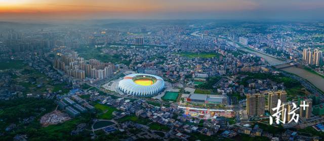 2025赛季中超联赛大幕再启，看球踢球为什么要来中国五华？
