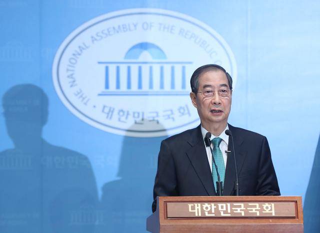 韩国大选：金文洙完成候选人登记，前总理韩德洙已退选
