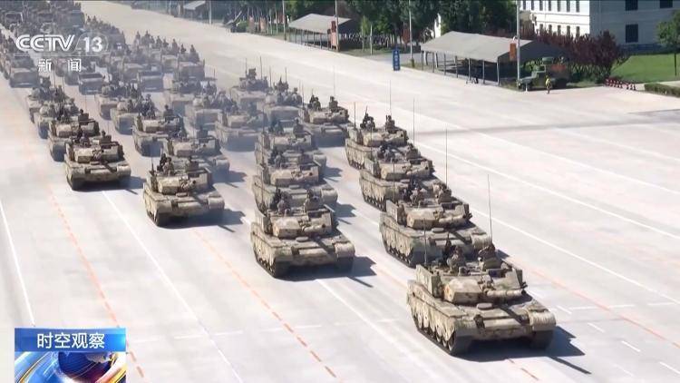 “大国重器”集中亮相阅兵场，解密尖端武器装备