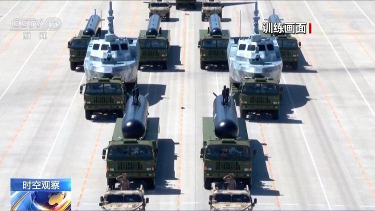 “大国重器”集中亮相阅兵场，解密尖端武器装备