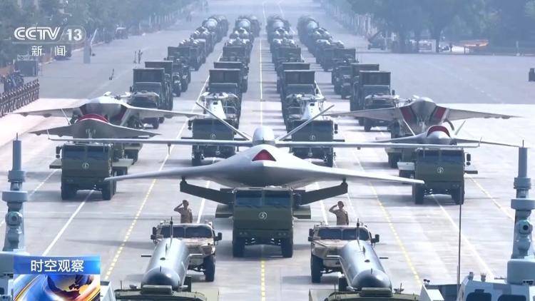 “大国重器”集中亮相阅兵场，解密尖端武器装备