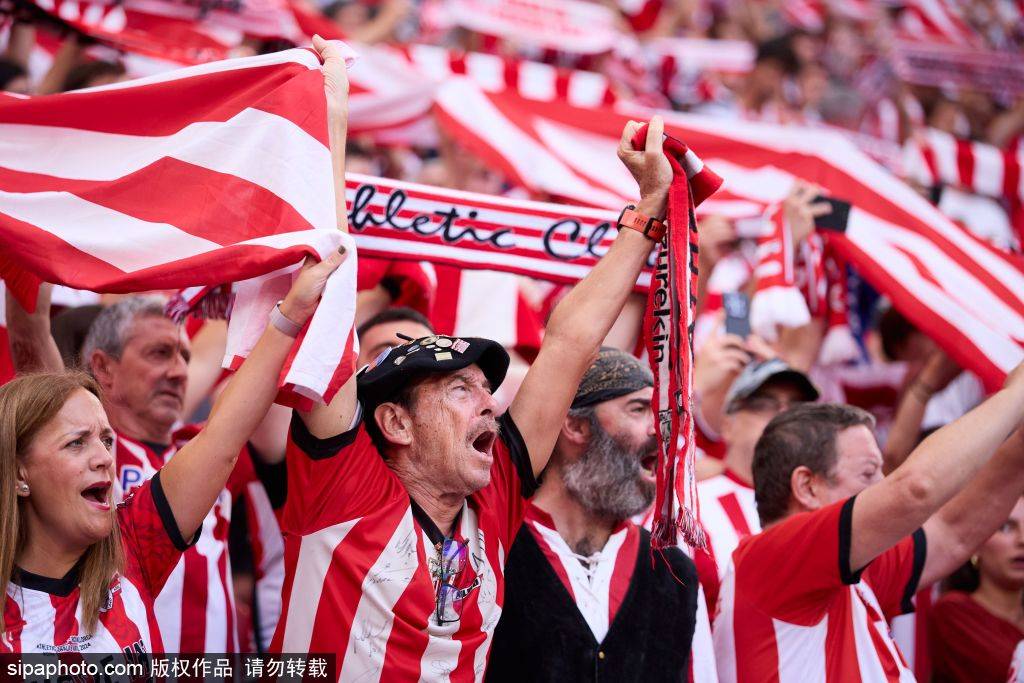 马丁内利:和埃泽有眼神交流,我不想替补但我相信塔帅的决定