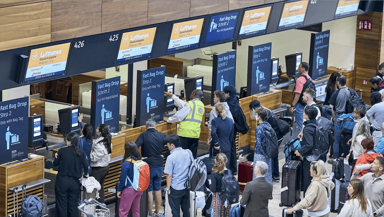 早安!世界丨泽连斯基:乌克兰决定开放武器出口;美国正式公告:征收欧盟汽车15%关税