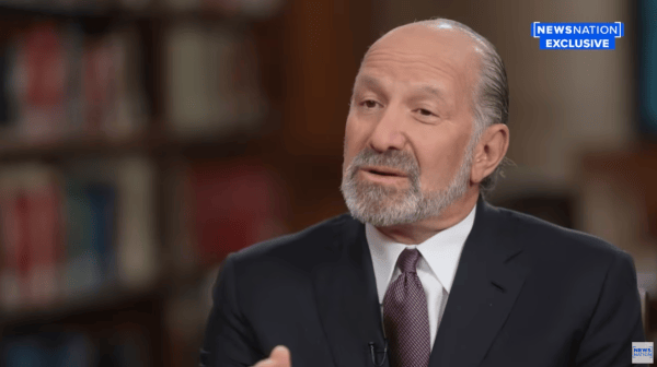 美国商务部长放话：希望美台两地芯片生产“五五分”