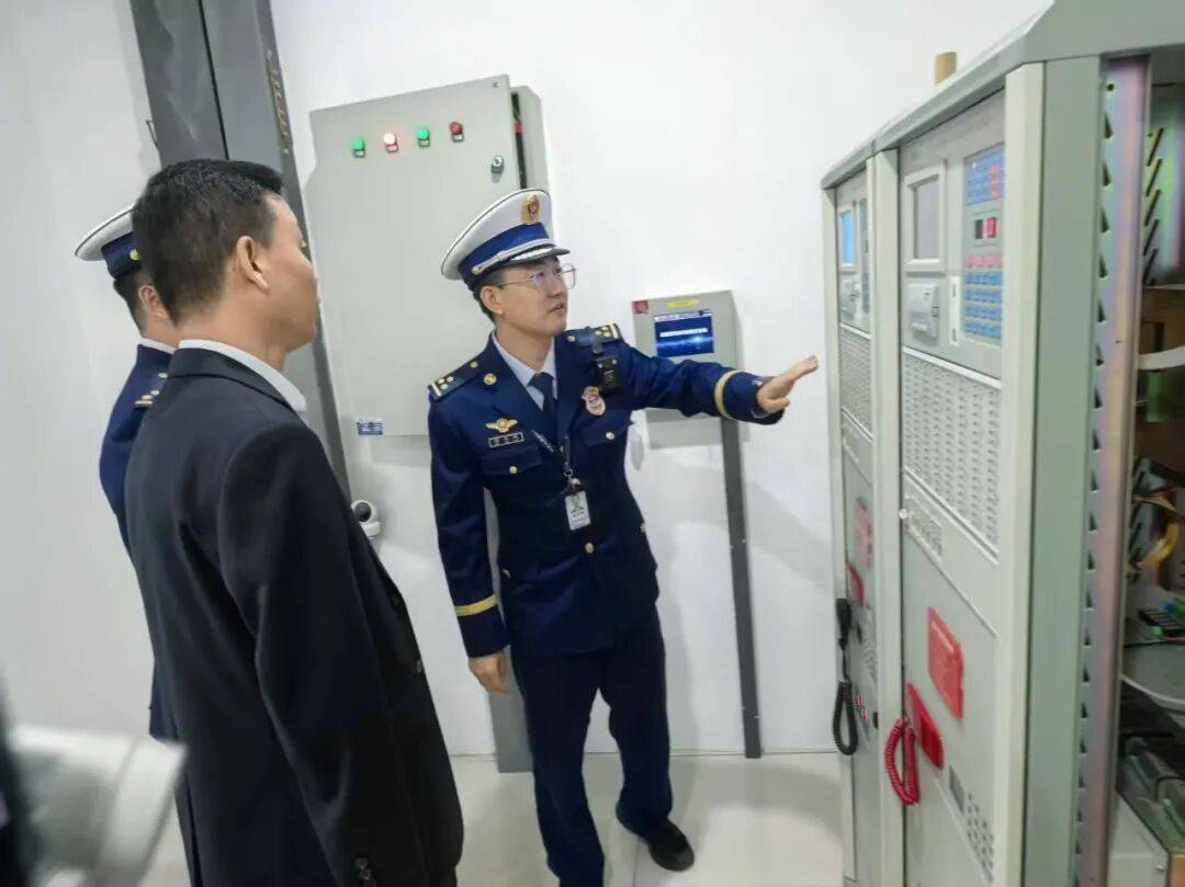 国庆假期 步履不停|消防力量深入景区古建、酒店民宿、加油站等场所全面筑牢安全防线