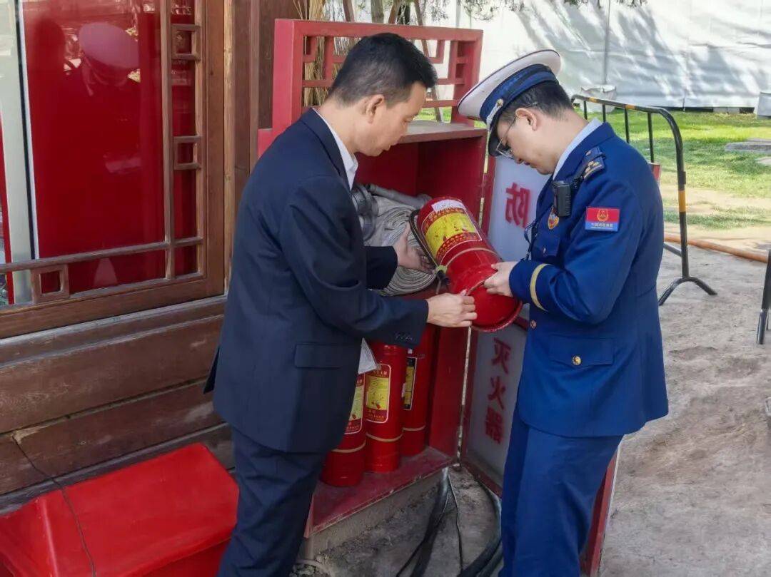 国庆假期 步履不停|消防力量深入景区古建、酒店民宿、加油站等场所全面筑牢安全防线
