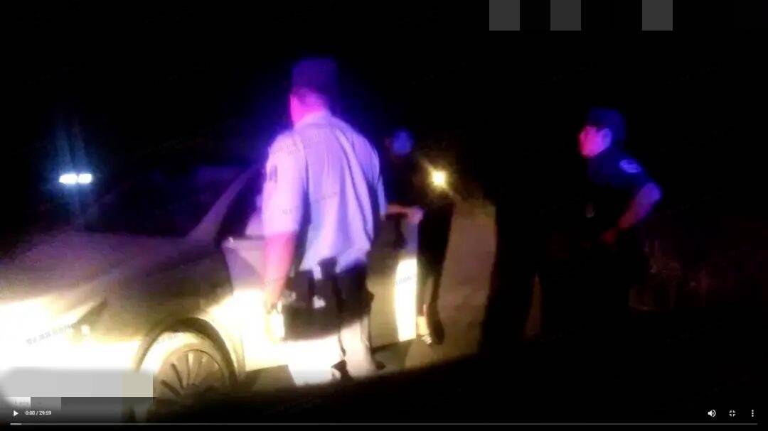 “我要举报我自己！”民警：拘了！