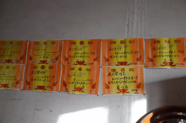 “领证照”曝光,全网沸腾!本人最新回应