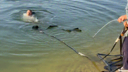 60岁老人救落水父子不幸溺亡,离退休仅23天,获救者:太对不起叔叔了