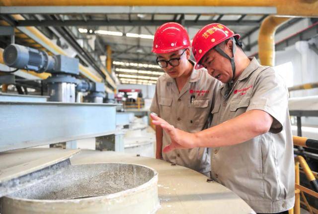 一大早被中方揭穿谎言，第三名美高官紧急下场：不一定对华加税