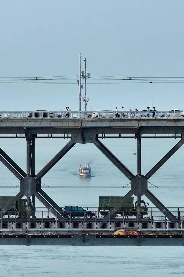 今天是她68岁生日，武汉人：不准退休！