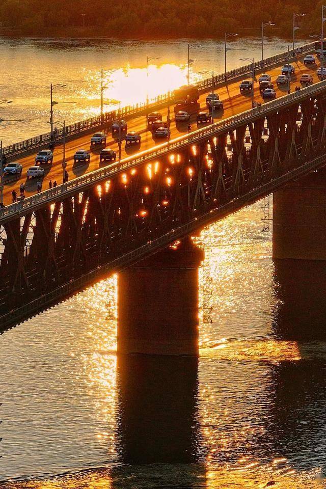 今天是她68岁生日，武汉人：不准退休！