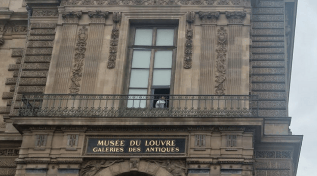 法国卢浮宫失窃藏品清单公布,“名气大到难以销赃”!窃贼作案过程仅约7分钟,总统马克龙发声:将作案者绳之以法